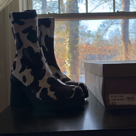 NIB STEVE MADDEN “Klayton” bootie in camel/brown - Picture 2 of 5